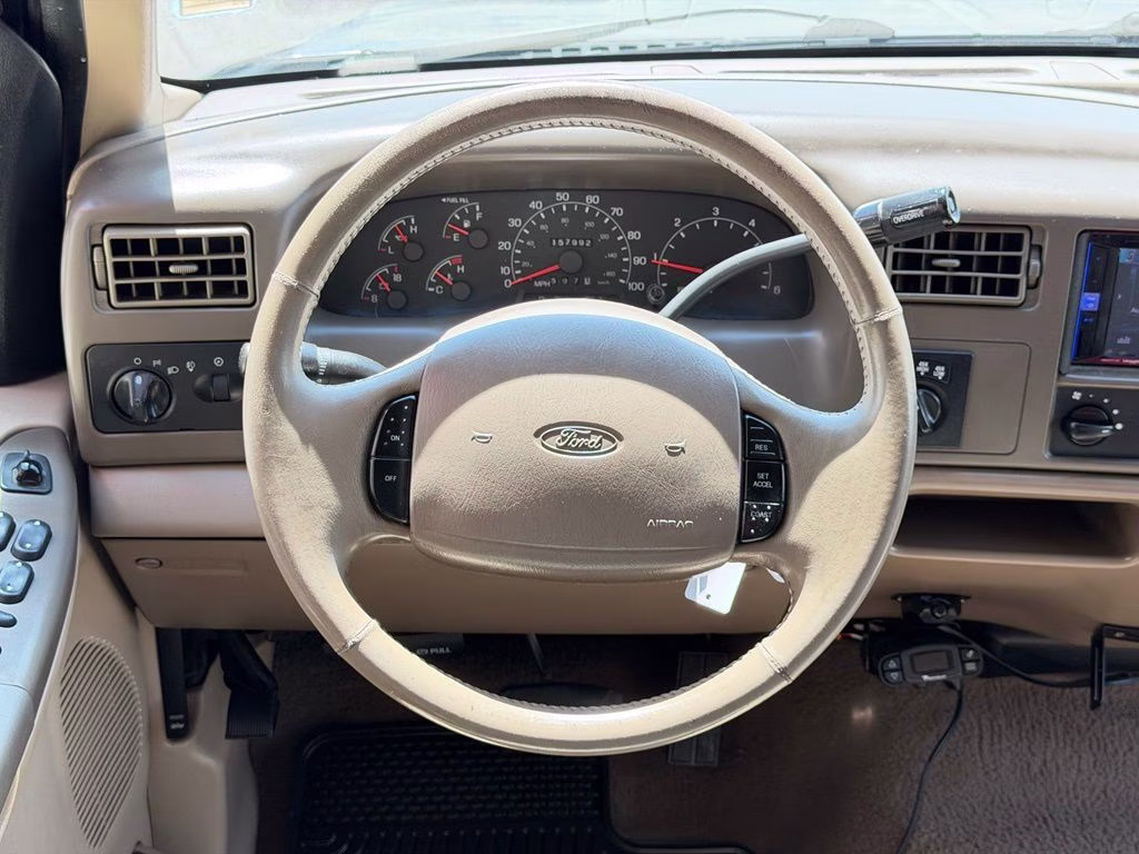 2001 Black Ford Super Duty F-250 4X4 Truck