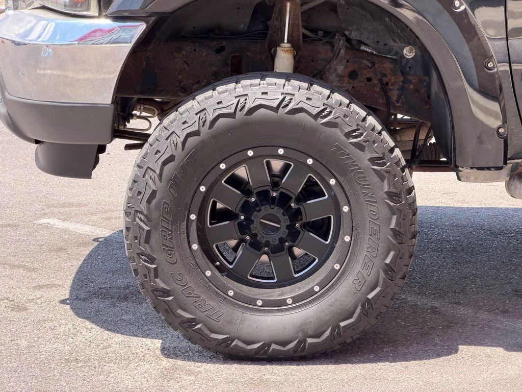 2001 Black Ford Super Duty F-250 4X4 Truck