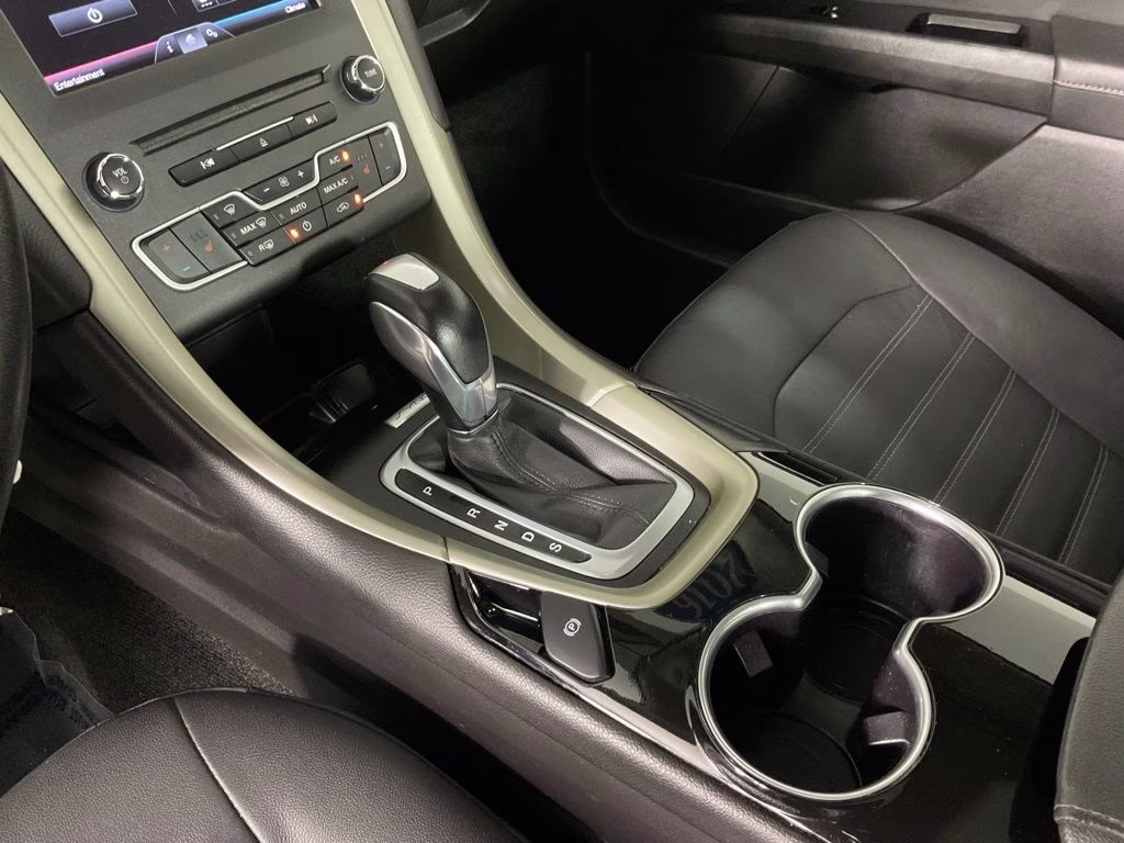 2016 Magnetic Ford Fusion SE FWD Sedan
