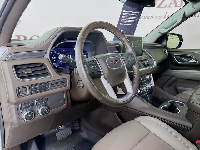 2022 White Frost Tricoat GMC Yukon XL SLT 4X4 SUV