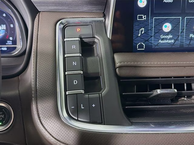 2022 White Frost Tricoat GMC Yukon XL SLT 4X4 SUV
