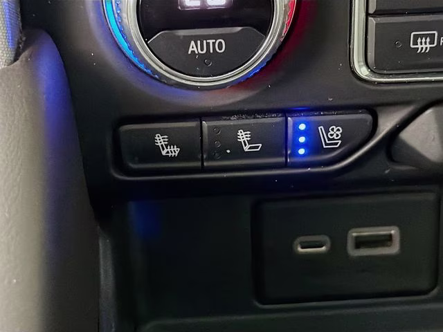 2022 White Frost Tricoat GMC Yukon XL SLT 4X4 SUV