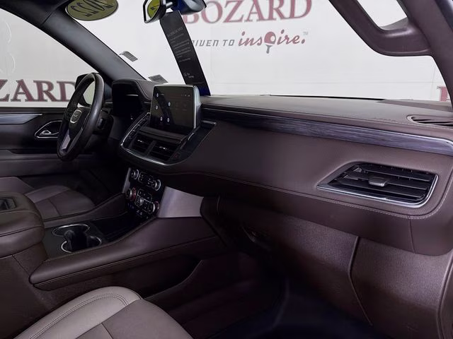 2022 White Frost Tricoat GMC Yukon XL SLT 4X4 SUV