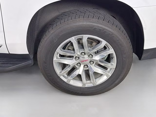 2022 White Frost Tricoat GMC Yukon XL SLT 4X4 SUV