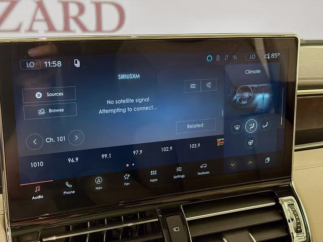2022 White Metallic Lincoln Navigator Reserve 4X4 SUV