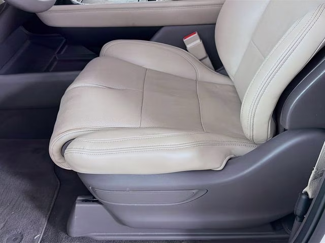 2022 White Metallic Lincoln Navigator Reserve 4X4 SUV