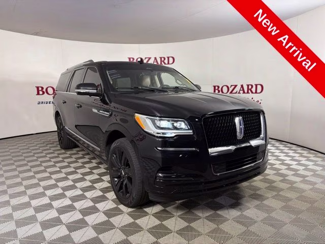 2023 Black Metallic Lincoln Navigator L Reserve 4X4 SUV