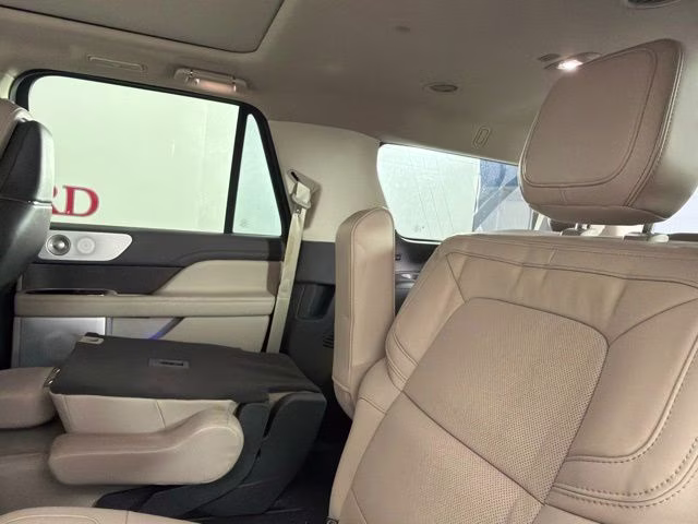 2023 Black Metallic Lincoln Navigator L Reserve 4X4 SUV
