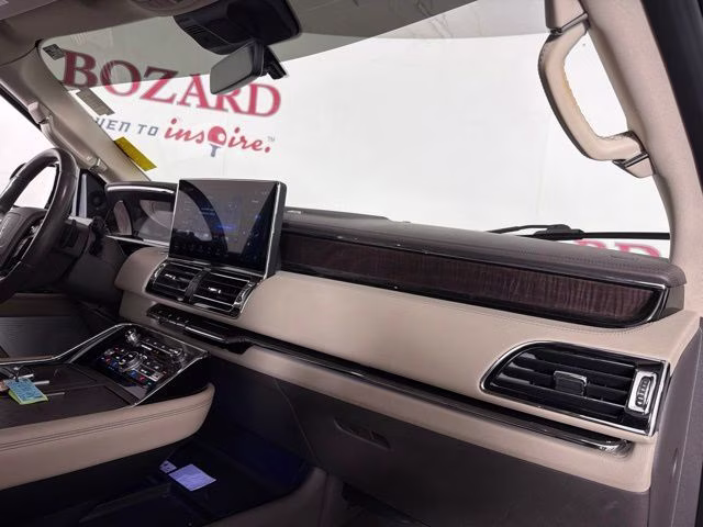2023 Black Metallic Lincoln Navigator L Reserve 4X4 SUV