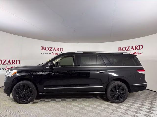 2023 Black Metallic Lincoln Navigator L Reserve 4X4 SUV