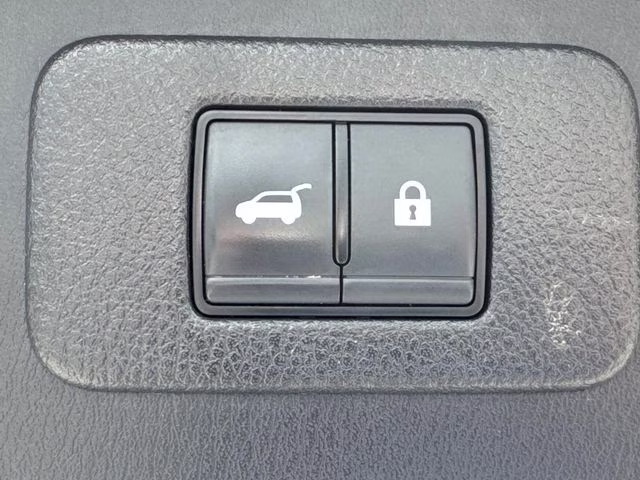 2023 Aspen White Nissan Armada SL RWD SUV