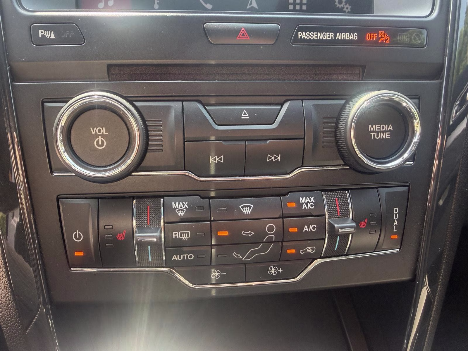 2017 Magnetic Ford Explorer XLT 4X4 SUV