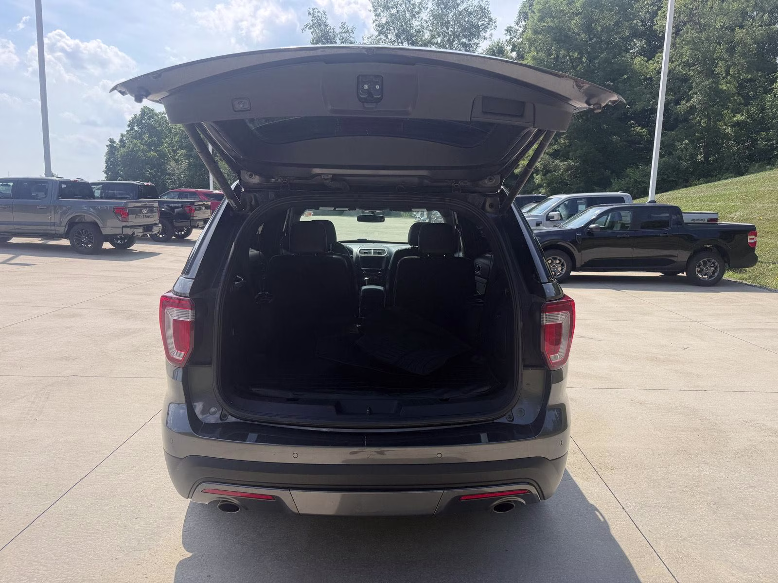 2017 Magnetic Ford Explorer XLT 4X4 SUV