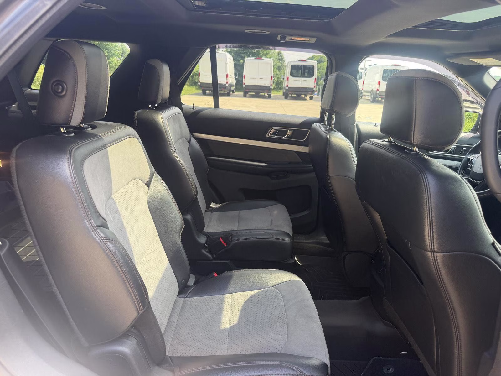 2017 Magnetic Ford Explorer XLT 4X4 SUV