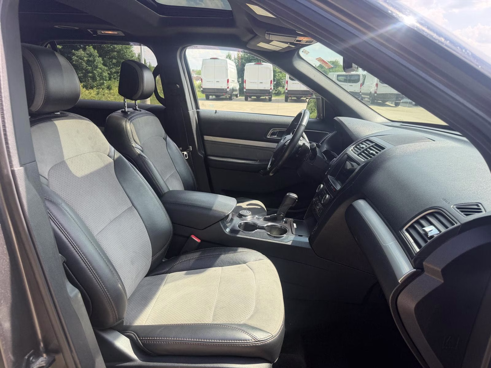 2017 Magnetic Ford Explorer XLT 4X4 SUV