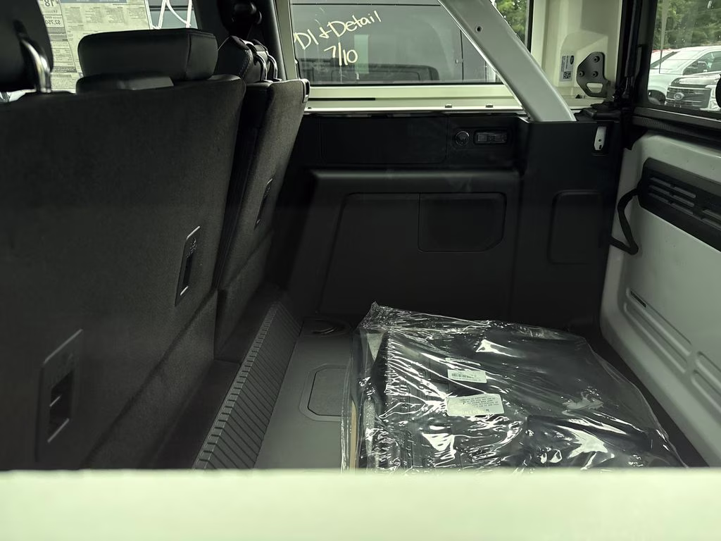 2026 Oxford White Ford Bronco Badlands 4X4 SUV