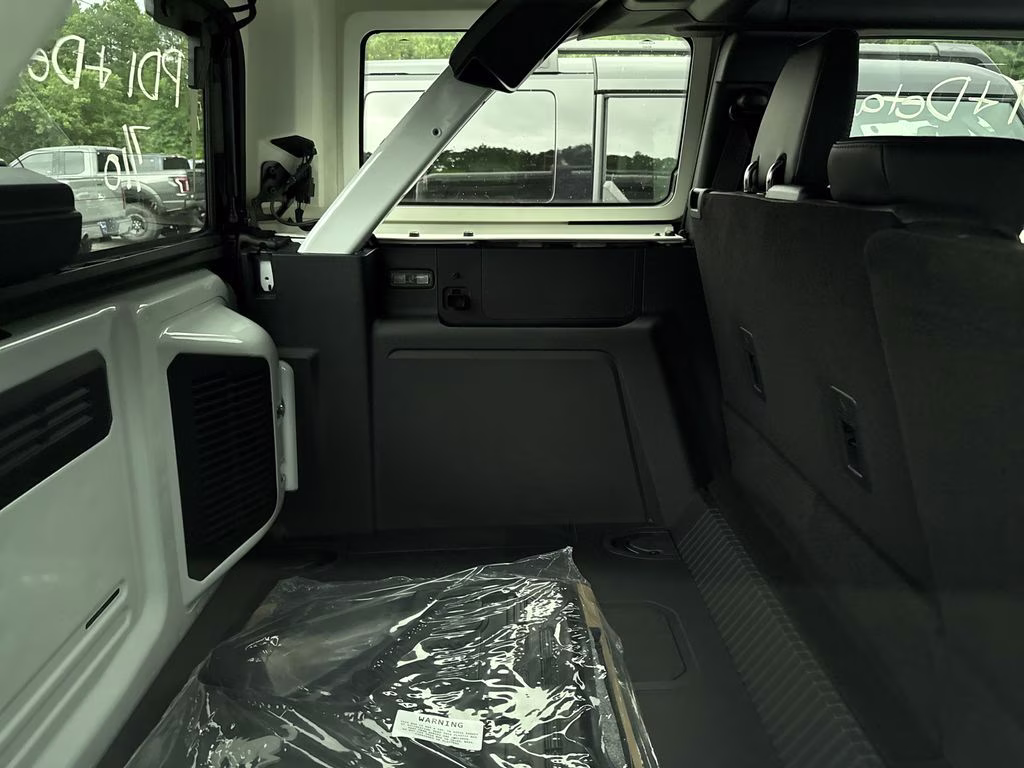 2026 Oxford White Ford Bronco Badlands 4X4 SUV