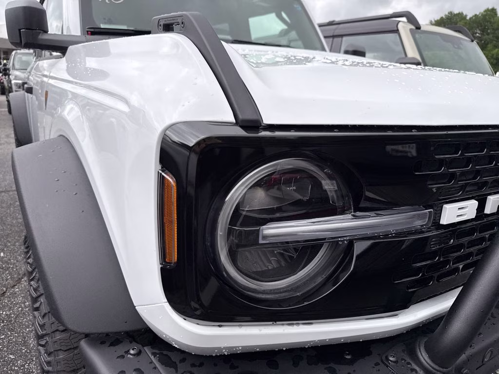 2026 Oxford White Ford Bronco Badlands 4X4 SUV