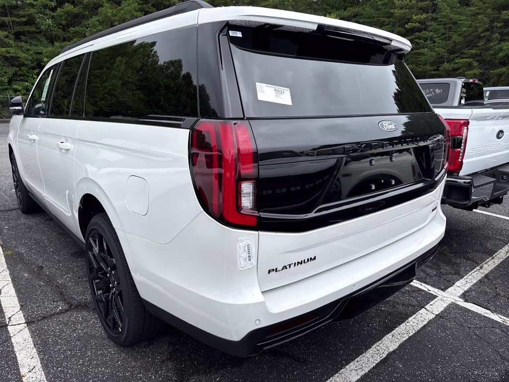 2027 White Metallic Ford Expedition Max Platinum 4X4 SUV
