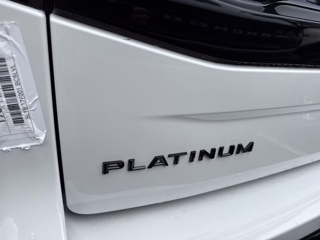 2027 White Metallic Ford Expedition Max Platinum 4X4 SUV