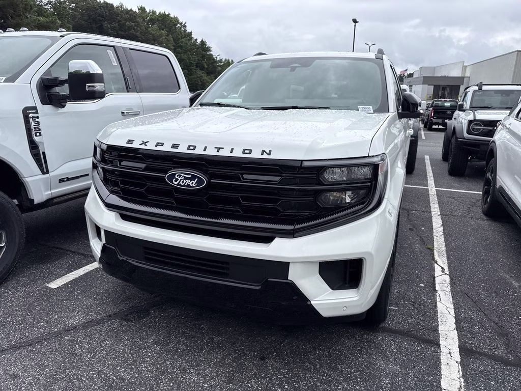 2027 White Metallic Ford Expedition Max Platinum 4X4 SUV
