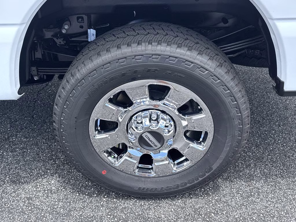2026 Oxford White Ford Super Duty F-350 SRW Lariat 4X4 Truck