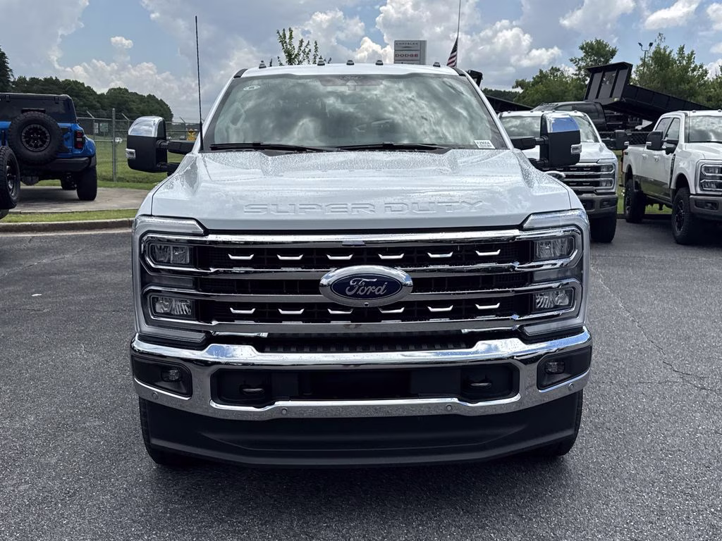 2026 Oxford White Ford Super Duty F-350 SRW Lariat 4X4 Truck