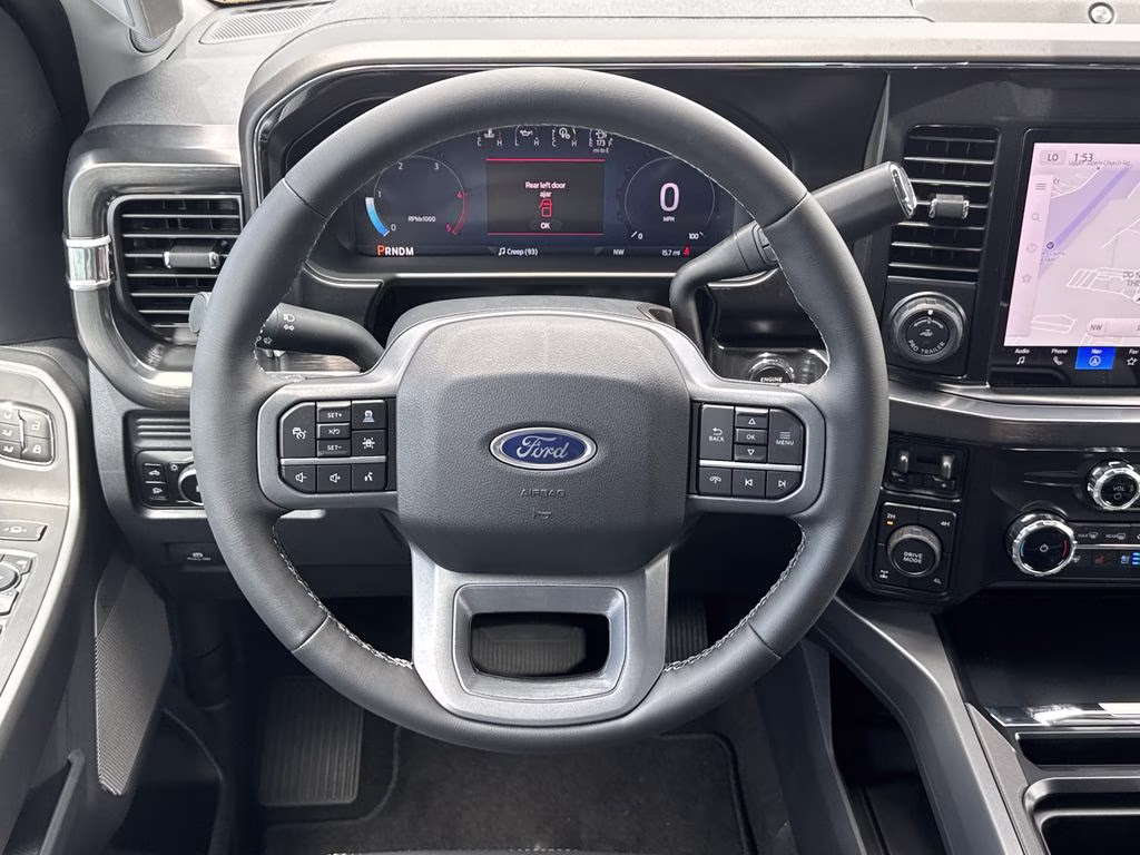 2026 Oxford White Ford Super Duty F-350 SRW Lariat 4X4 Truck
