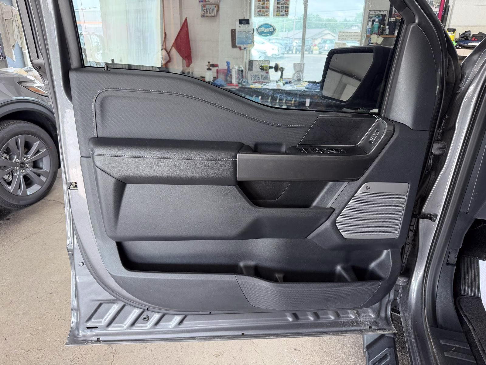 2023 Carbonized Gray Metallic Ford F-150 XLT 4X4 Truck