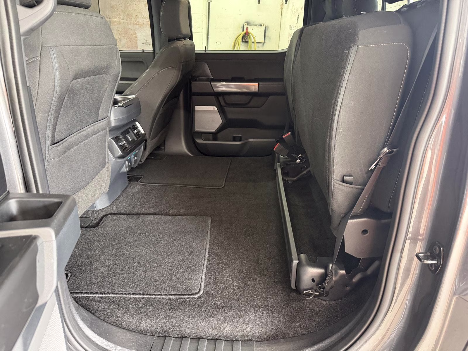 2023 Carbonized Gray Metallic Ford F-150 XLT 4X4 Truck