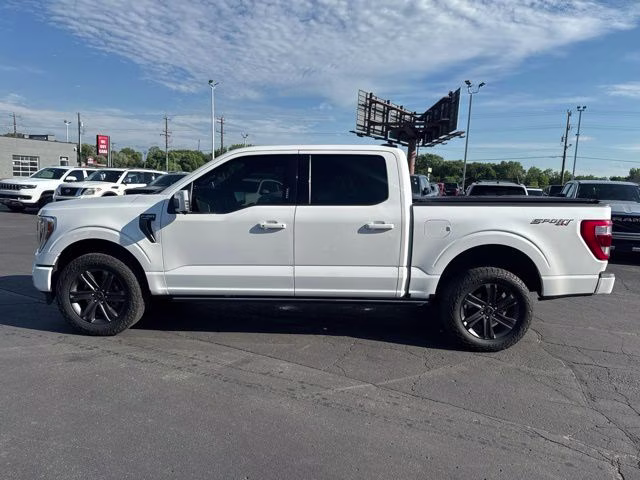 2023 Star White Metallic Tri-Coat Ford F-150 Lariat 4X4 Truck