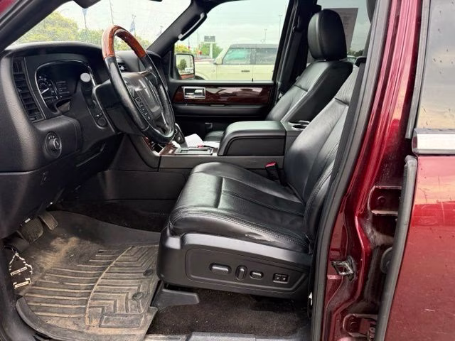 2015 Bronze Fire Metallic Lincoln Navigator L Select 4X4 SUV