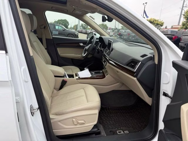 2020 Ibis White Audi Q5 45 Premium Plus AWD SUV
