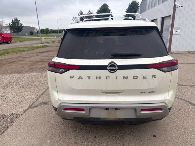 2023 Pearl White Tricoat Nissan Pathfinder SL 4X4 SUV