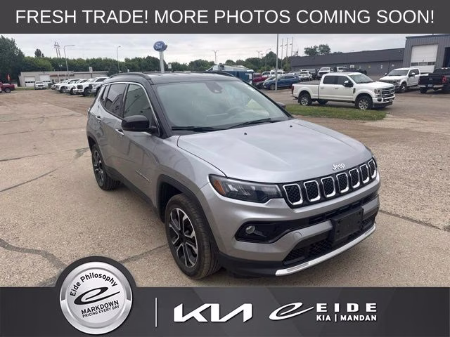 2023 Billet Silver Metallic Clearcoat Jeep Compass Limited 4X4 SUV