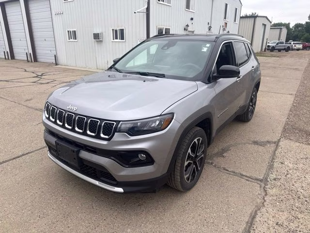2023 Billet Silver Metallic Clearcoat Jeep Compass Limited 4X4 SUV