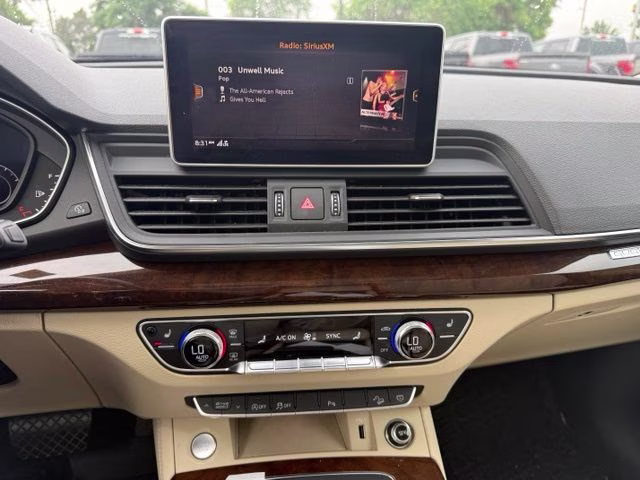 2020 Ibis White Audi Q5 45 Premium Plus AWD SUV