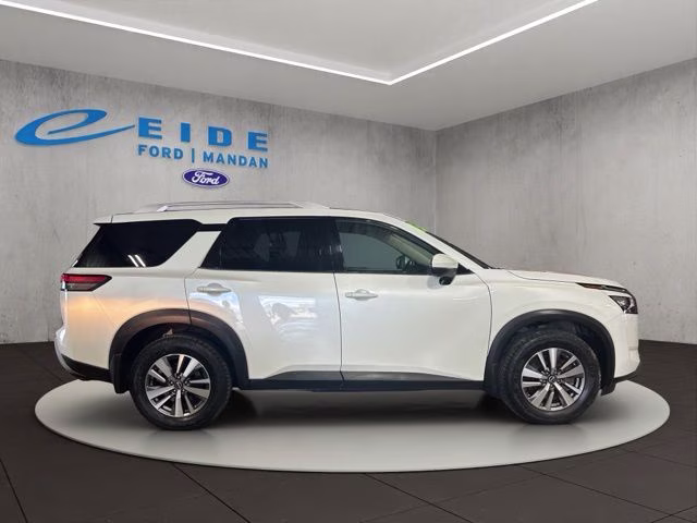 2023 Pearl White Tricoat Nissan Pathfinder SL 4X4 SUV