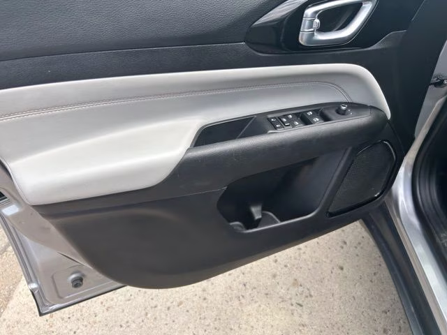 2023 Billet Silver Metallic Clearcoat Jeep Compass Limited 4X4 SUV