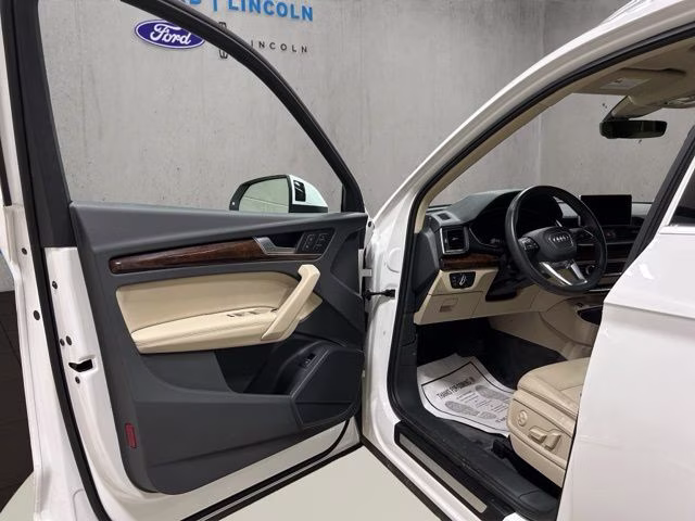 2020 Ibis White Audi Q5 45 Premium Plus AWD SUV