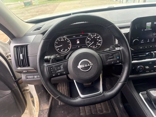 2023 Pearl White Tricoat Nissan Pathfinder SL 4X4 SUV