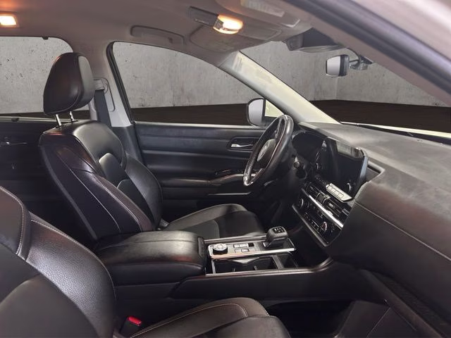 2023 Pearl White Tricoat Nissan Pathfinder SL 4X4 SUV