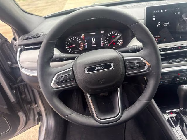 2023 Billet Silver Metallic Clearcoat Jeep Compass Limited 4X4 SUV