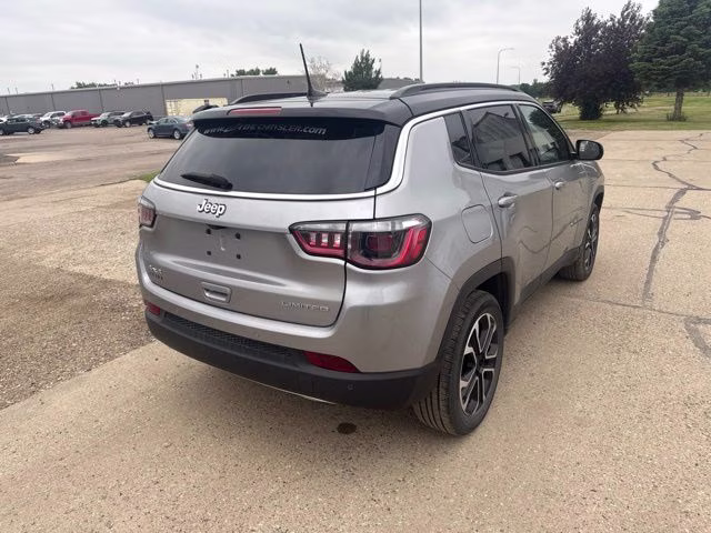 2023 Billet Silver Metallic Clearcoat Jeep Compass Limited 4X4 SUV