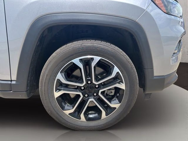 2023 Billet Silver Metallic Clearcoat Jeep Compass Limited 4X4 SUV