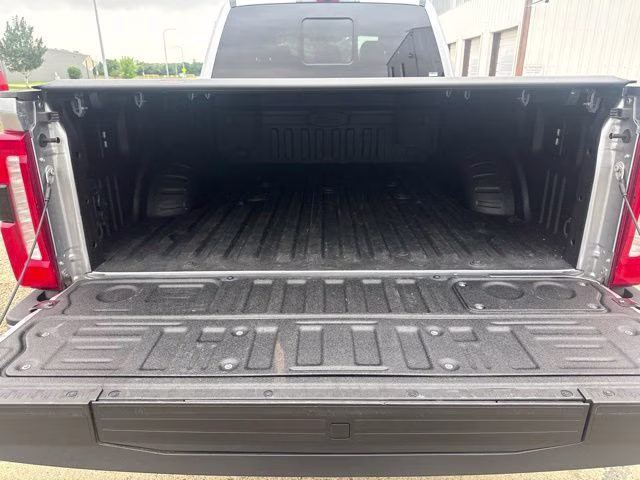 2024 Silver Metallic Ford Super Duty F-250 SRW Lariat 4X4 Truck