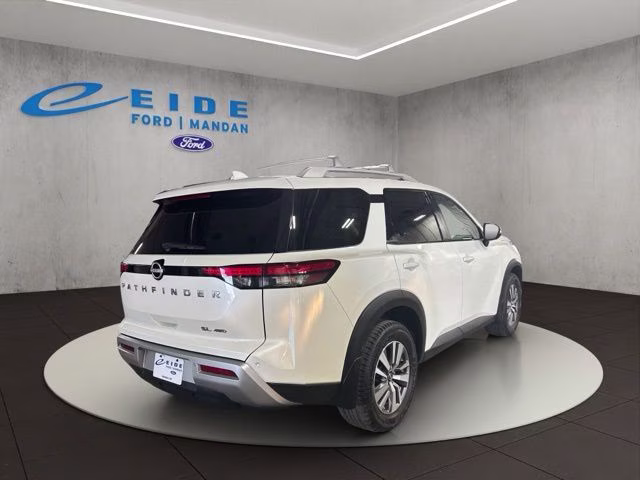 2023 Pearl White Tricoat Nissan Pathfinder SL 4X4 SUV