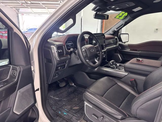 2023 Star White Metallic Tri-Coat Ford F-150 Lariat 4X4 Truck