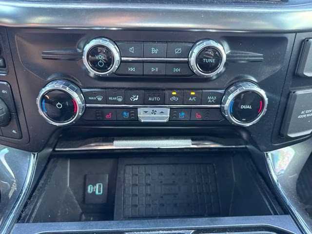 2023 Star White Metallic Tri-Coat Ford F-150 Lariat 4X4 Truck