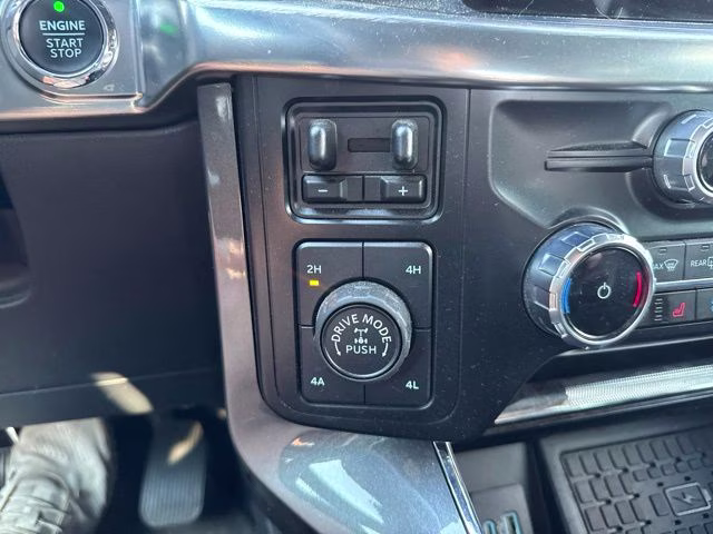 2023 Star White Metallic Tri-Coat Ford F-150 Lariat 4X4 Truck
